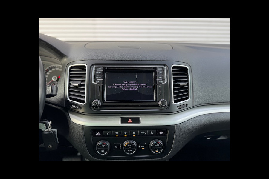 Volkswagen Sharan 1.4 TSI Exclusive Automaat,7Persoons,trekhaak,Carplay,Android,Navigatie,stoelverwarming,parkeersensoren,