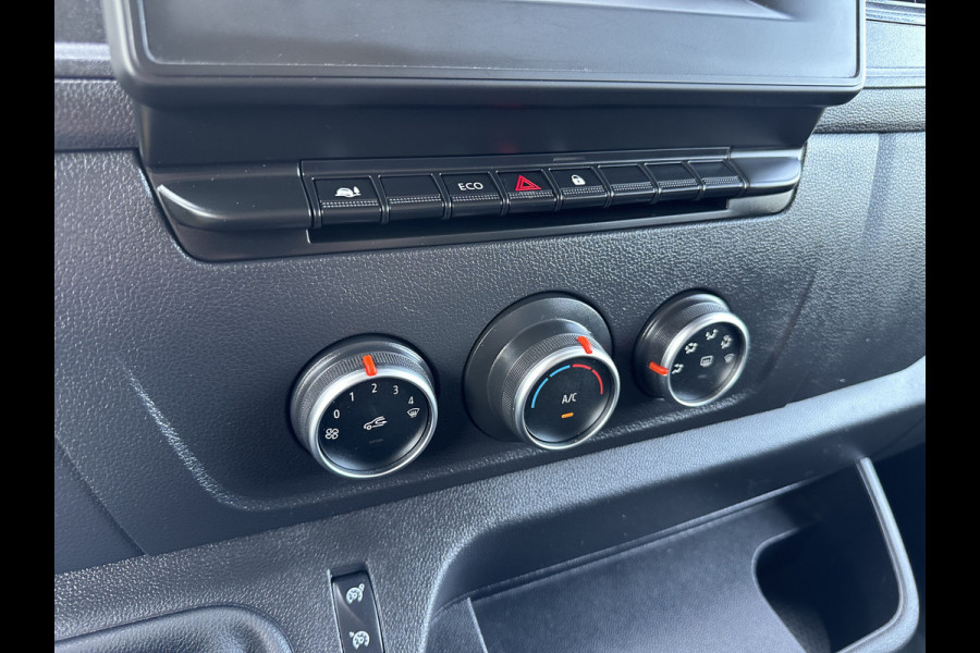 Renault Master T35 2.3 dCi 135 PK / 1e EIG. / 7 PERSOONS DUBBEL CABINE / UNIEK 14.184 KM !! / TREKHAAK / IMPERIAAL / AIRCO / CRUISE