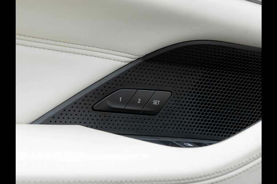 BMW 4 Serie Cabrio M440i xDrive - Facelift - Individual Leder - Adaptive LED - Head-up