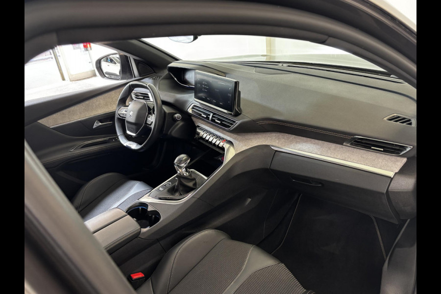 Peugeot 3008 1.2 PureTech GT Panoramadak | Navigatie | Trekhaak | Achteruitrijcamera