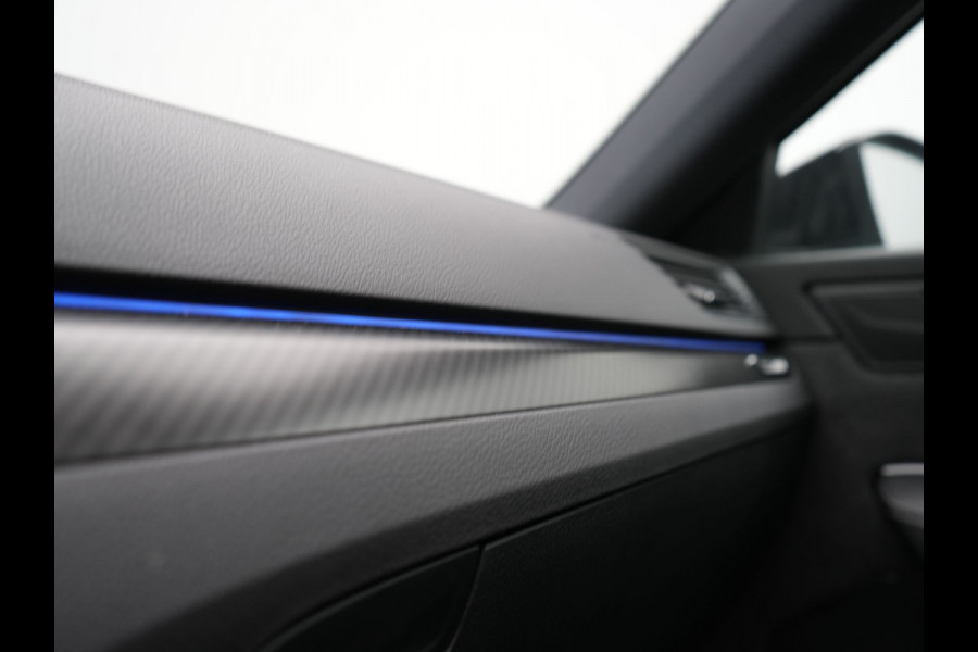 Škoda Superb Combi 1.4 TSI iV Sportline Business Plug In Hybrid 218pk PHEV | Panodak | Adaptive Cruise | Camera | Canton Audio | Alcantara Sportstoelen Memory & Verwarmd | Sfeerverlichting | Apple Carplay | Crystal LED | Stuur Verwarmd | Navigatie | DAB |