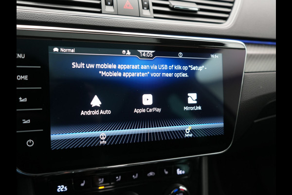 Škoda Superb Combi 1.4 TSI iV Sportline Business Plug In Hybrid 218pk PHEV | Panodak | Adaptive Cruise | Camera | Canton Audio | Alcantara Sportstoelen Memory & Verwarmd | Sfeerverlichting | Apple Carplay | Crystal LED | Stuur Verwarmd | Navigatie | DAB |
