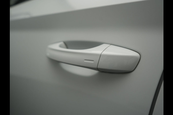 Škoda Superb Combi 1.4 TSI iV Sportline Business Plug In Hybrid 218pk PHEV | Panodak | Adaptive Cruise | Camera | Canton Audio | Alcantara Sportstoelen Memory & Verwarmd | Sfeerverlichting | Apple Carplay | Crystal LED | Stuur Verwarmd | Navigatie | DAB |