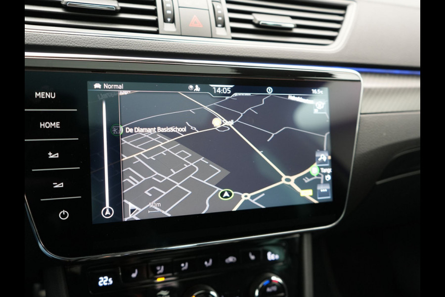 Škoda Superb Combi 1.4 TSI iV Sportline Business Plug In Hybrid 218pk PHEV | Panodak | Adaptive Cruise | Camera | Canton Audio | Alcantara Sportstoelen Memory & Verwarmd | Sfeerverlichting | Apple Carplay | Crystal LED | Stuur Verwarmd | Navigatie | DAB |