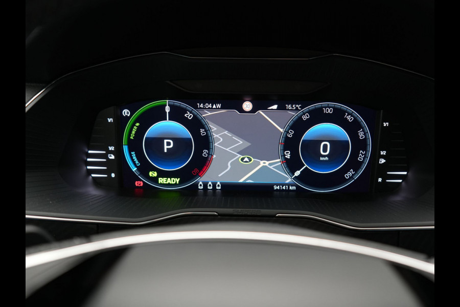 Škoda Superb Combi 1.4 TSI iV Sportline Business Plug In Hybrid 218pk PHEV | Panodak | Adaptive Cruise | Camera | Canton Audio | Alcantara Sportstoelen Memory & Verwarmd | Sfeerverlichting | Apple Carplay | Crystal LED | Stuur Verwarmd | Navigatie | DAB |