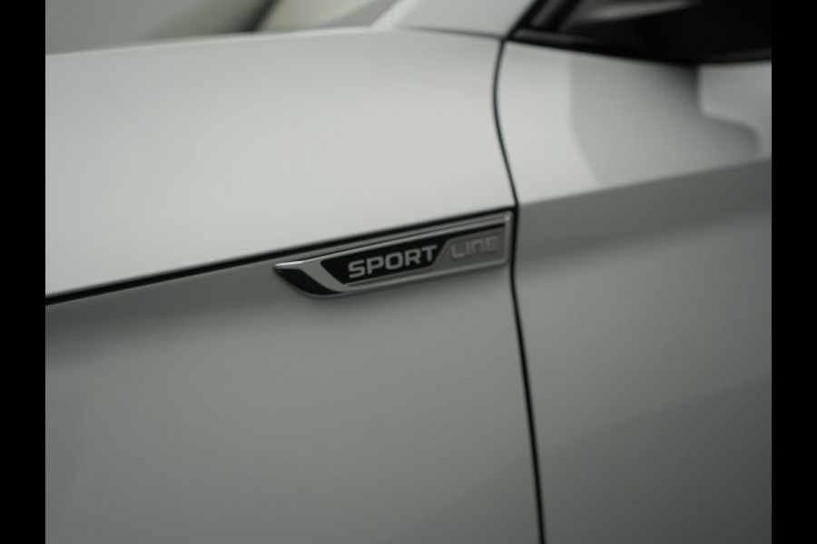 Škoda Superb Combi 1.4 TSI iV Sportline Business Plug In Hybrid 218pk PHEV | Panodak | Adaptive Cruise | Camera | Canton Audio | Alcantara Sportstoelen Memory & Verwarmd | Sfeerverlichting | Apple Carplay | Crystal LED | Stuur Verwarmd | Navigatie | DAB |