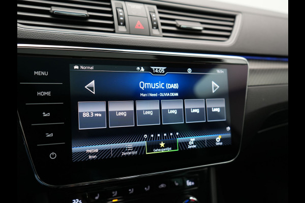 Škoda Superb Combi 1.4 TSI iV Sportline Business Plug In Hybrid 218pk PHEV | Panodak | Adaptive Cruise | Camera | Canton Audio | Alcantara Sportstoelen Memory & Verwarmd | Sfeerverlichting | Apple Carplay | Crystal LED | Stuur Verwarmd | Navigatie | DAB |