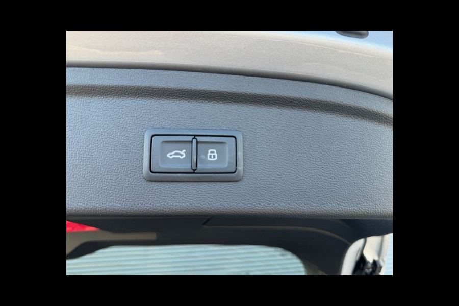 Audi A3 Sportback 40 TFSI e Advanced edition 205PK,Carplay,Virtual,Cruise,LED,Parkcontrol,Stoelverwarming