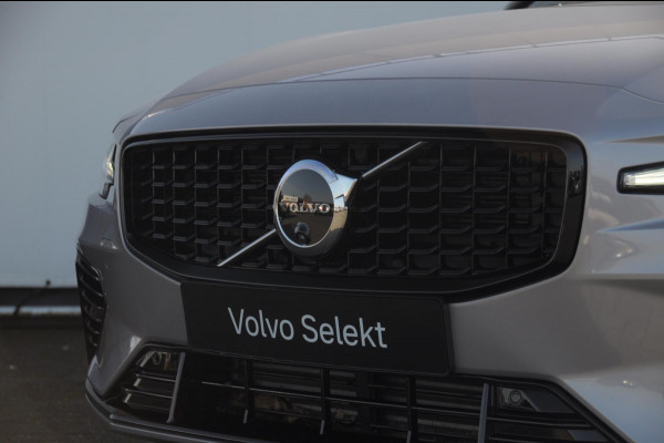 Volvo V60 T6 350PK Automaat AWD Plus Dark / Adaptive cruise control / Elektrische stoelen / Harman Kardon audio / Trekhaak / Pilot assist / BLIS / Stoel en stuur verwarming / Elektrische achterklep / Parkeersensoren met 360 camera / Google infotainment