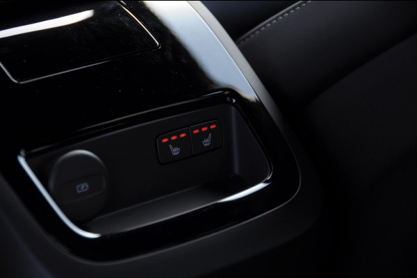 Volvo V60 T6 350PK Automaat AWD Plus Dark / Adaptive cruise control / Elektrische stoelen / Harman Kardon audio / Trekhaak / Pilot assist / BLIS / Stoel en stuur verwarming / Elektrische achterklep / Parkeersensoren met 360 camera / Google infotainment