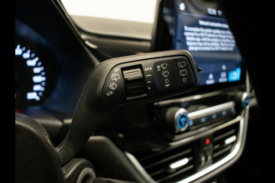 Ford Fiesta 1.1 Sport (APPLE CARPLAY,NAVI,LED,PDC,LANE ASSIST,DAB,BLUETOOTH,SPORTSTOELEN,LM VELGEN,NIEUWE APK,NETTE STAAT)