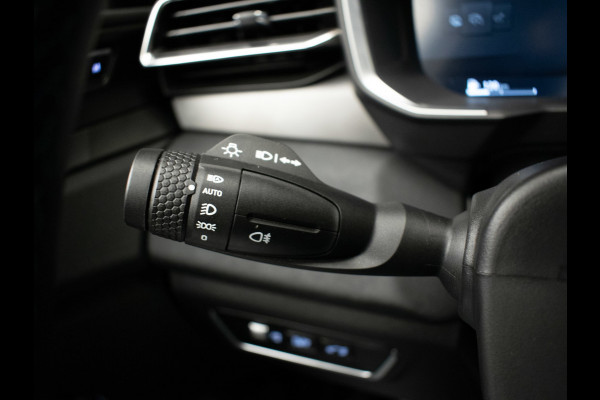 Lynk & Co 01 1.5 Sport (PANORAMADAK,APPLE CARPLAY,NAVI,CAMERA,360 VIEW,PDC,STOELVERWARMING,LED,GETINT,SPORTSTOELEN,LM VELGEN)