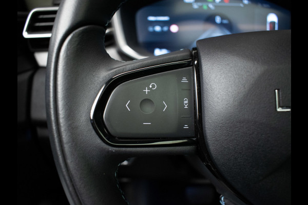 Lynk & Co 01 1.5 Sport (PANORAMADAK,APPLE CARPLAY,NAVI,CAMERA,360 VIEW,PDC,STOELVERWARMING,LED,GETINT,SPORTSTOELEN,LM VELGEN)