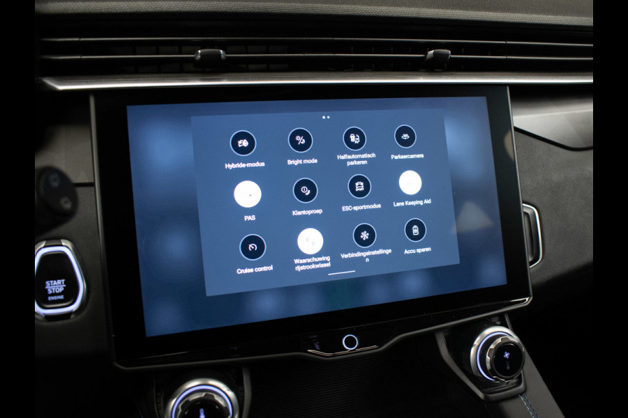 Lynk & Co 01 1.5 Sport (PANORAMADAK,APPLE CARPLAY,NAVI,CAMERA,360 VIEW,PDC,STOELVERWARMING,LED,GETINT,SPORTSTOELEN,LM VELGEN)