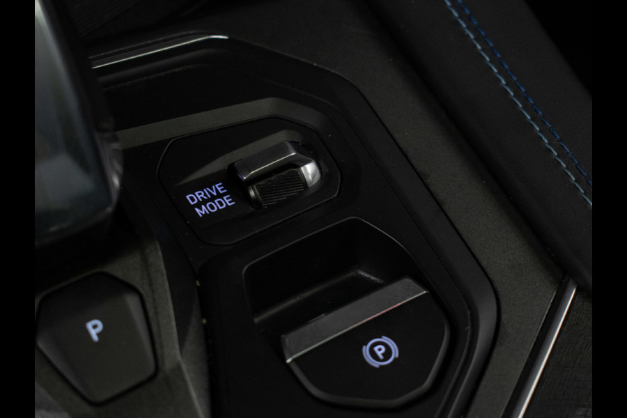 Lynk & Co 01 1.5 Sport (PANORAMADAK,APPLE CARPLAY,NAVI,CAMERA,360 VIEW,PDC,STOELVERWARMING,LED,GETINT,SPORTSTOELEN,LM VELGEN)