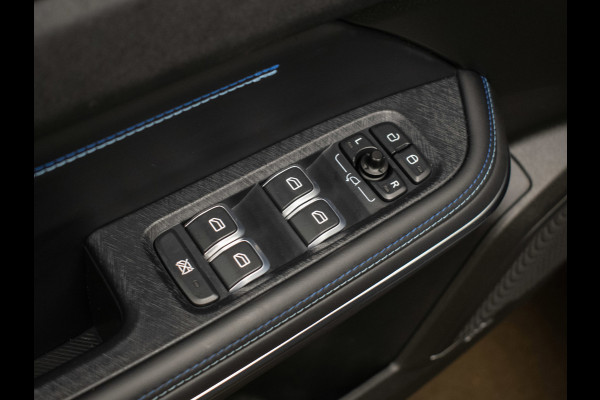 Lynk & Co 01 1.5 Sport (PANORAMADAK,APPLE CARPLAY,NAVI,CAMERA,360 VIEW,PDC,STOELVERWARMING,LED,GETINT,SPORTSTOELEN,LM VELGEN)