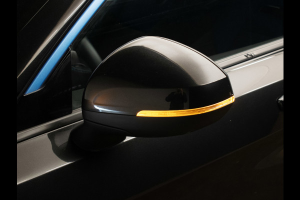 Lynk & Co 01 1.5 Sport (PANORAMADAK,APPLE CARPLAY,NAVI,CAMERA,360 VIEW,PDC,STOELVERWARMING,LED,GETINT,SPORTSTOELEN,LM VELGEN)