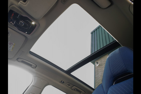 Lynk & Co 01 1.5 Sport (PANORAMADAK,APPLE CARPLAY,NAVI,CAMERA,360 VIEW,PDC,STOELVERWARMING,LED,GETINT,SPORTSTOELEN,LM VELGEN)