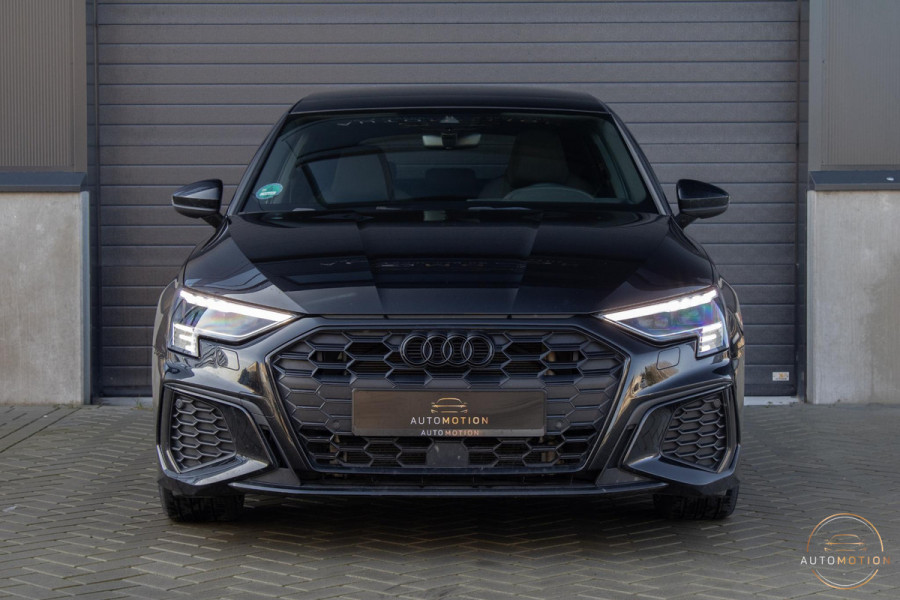 Audi A3 Sportback 45 TFSIe S S-line Panoramadak Camera Matrix Sfeer