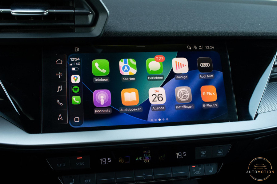 Audi A3 Sportback 45 TFSIe S S-line Panoramadak Camera Matrix Sfeer