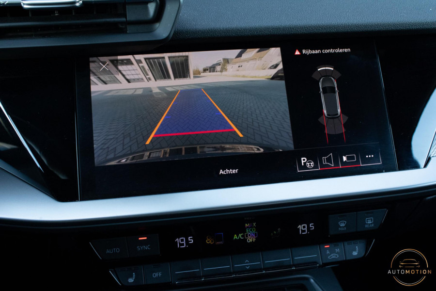 Audi A3 Sportback 45 TFSIe S S-line Panoramadak Camera Matrix Sfeer