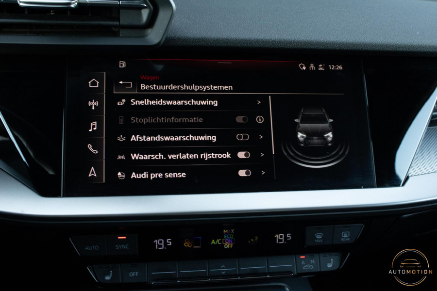 Audi A3 Sportback 45 TFSIe S S-line Panoramadak Camera Matrix Sfeer