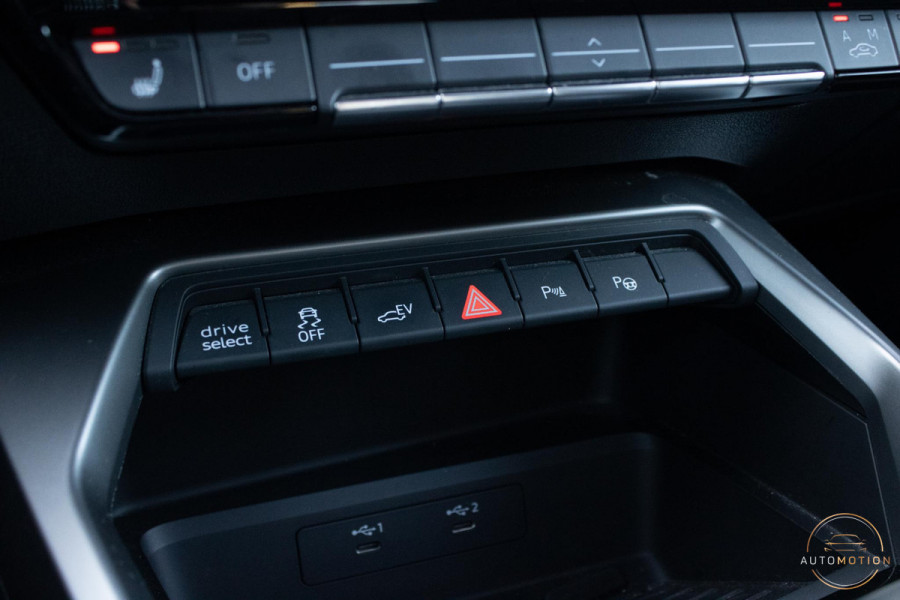 Audi A3 Sportback 45 TFSIe S S-line Panoramadak Camera Matrix Sfeer