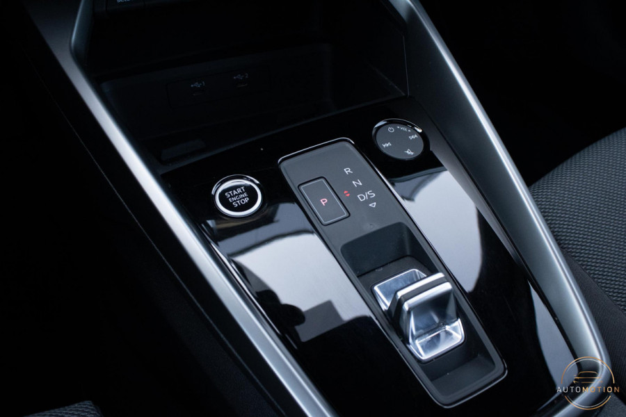 Audi A3 Sportback 45 TFSIe S S-line Panoramadak Camera Matrix Sfeer