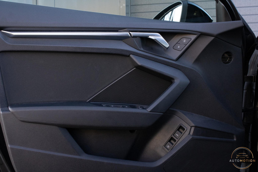 Audi A3 Sportback 45 TFSIe S S-line Panoramadak Camera Matrix Sfeer