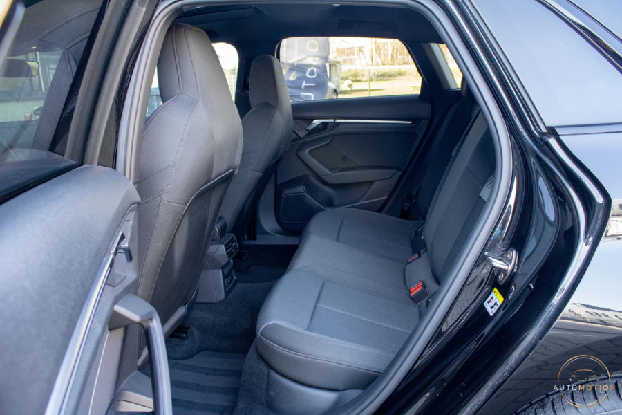 Audi A3 Sportback 45 TFSIe S S-line Panoramadak Camera Matrix Sfeer