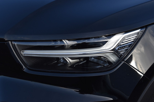 Volvo XC40 Recharge AWD 408PK R-Design | Carplay | 20'' LMV | Trekhaak | ACC | Elektr. Achterklep | Blis | Keyless