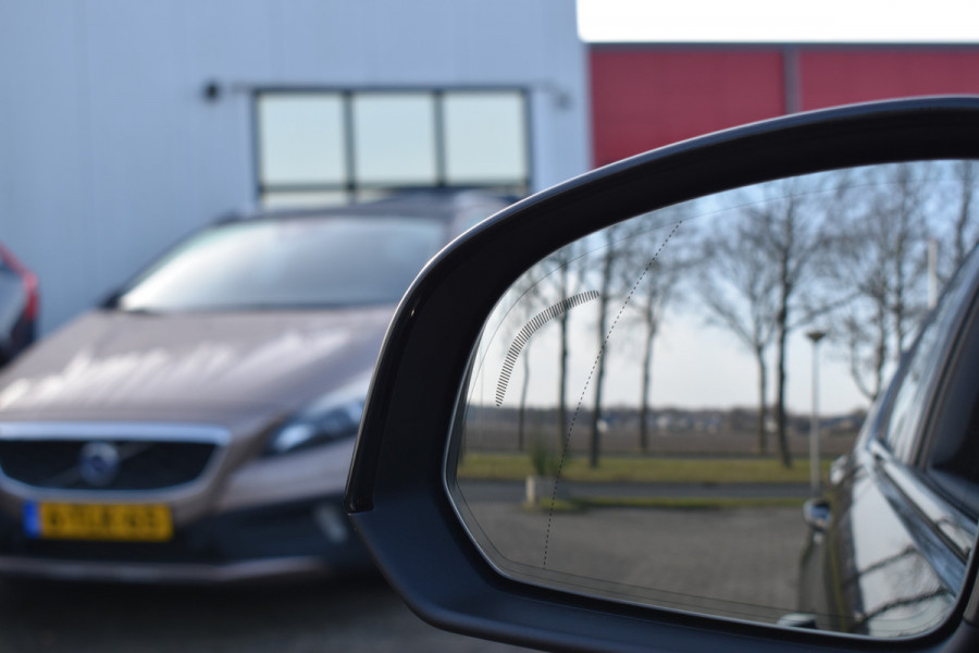 Volvo XC40 Recharge AWD 408PK R-Design | Carplay | 20'' LMV | Trekhaak | ACC | Elektr. Achterklep | Blis | Keyless