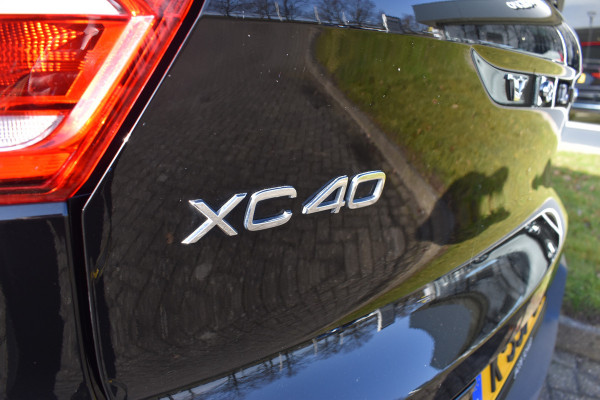 Volvo XC40 Recharge AWD 408PK R-Design | Carplay | 20'' LMV | Trekhaak | ACC | Elektr. Achterklep | Blis | Keyless