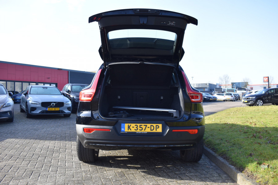Volvo XC40 Recharge AWD 408PK R-Design | Carplay | 20'' LMV | Trekhaak | ACC | Elektr. Achterklep | Blis | Keyless