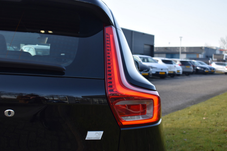 Volvo XC40 Recharge AWD 408PK R-Design | Carplay | 20'' LMV | Trekhaak | ACC | Elektr. Achterklep | Blis | Keyless