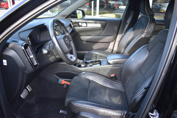 Volvo XC40 Recharge AWD 408PK R-Design | Carplay | 20'' LMV | Trekhaak | ACC | Elektr. Achterklep | Blis | Keyless