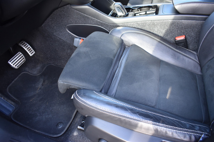 Volvo XC40 Recharge AWD 408PK R-Design | Carplay | 20'' LMV | Trekhaak | ACC | Elektr. Achterklep | Blis | Keyless