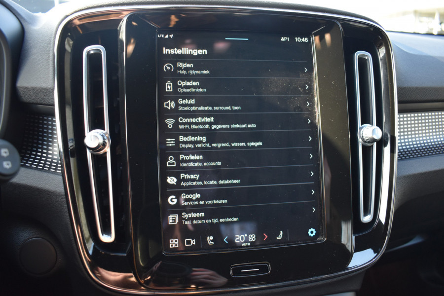 Volvo XC40 Recharge AWD 408PK R-Design | Carplay | 20'' LMV | Trekhaak | ACC | Elektr. Achterklep | Blis | Keyless