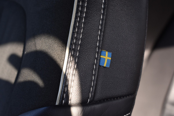 Volvo XC40 Recharge AWD 408PK R-Design | Carplay | 20'' LMV | Trekhaak | ACC | Elektr. Achterklep | Blis | Keyless