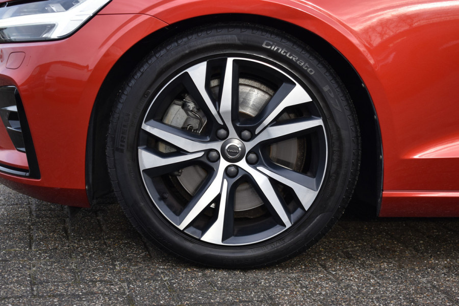 Volvo S60 T5 251PK Autmaat Intro Edition | Carplay | Leder | ACC | PDC V/A | Keyless | Blis | Camera Achter