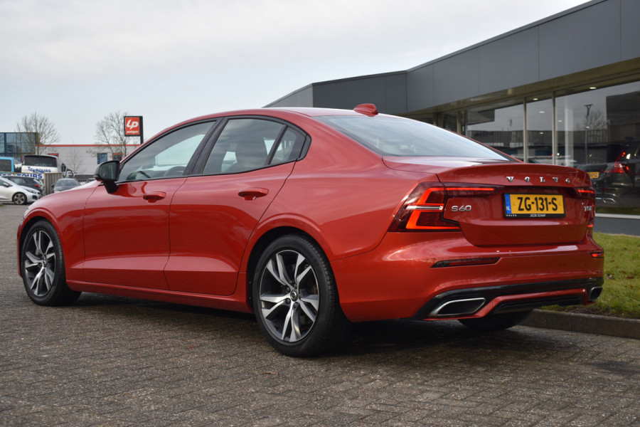 Volvo S60 T5 251PK Autmaat Intro Edition | Carplay | Leder | ACC | PDC V/A | Keyless | Blis | Camera Achter