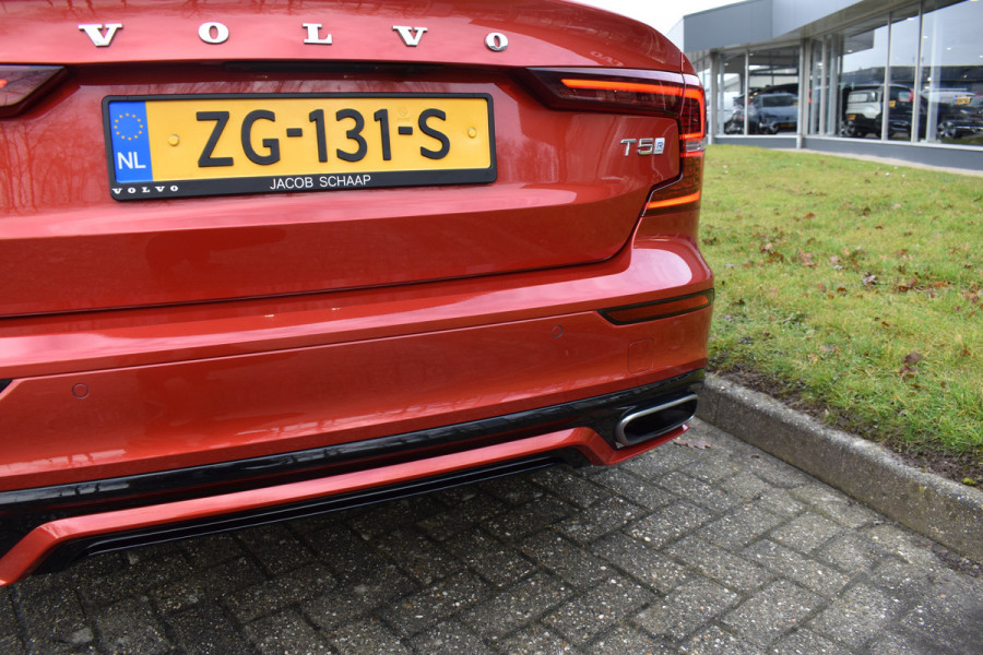 Volvo S60 T5 251PK Autmaat Intro Edition | Carplay | Leder | ACC | PDC V/A | Keyless | Blis | Camera Achter
