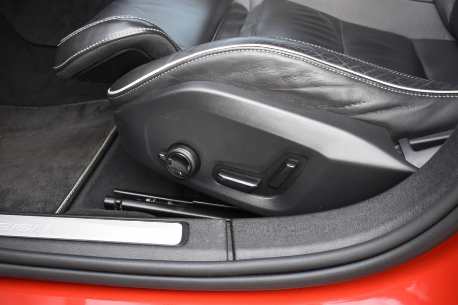 Volvo S60 T5 251PK Autmaat Intro Edition | Carplay | Leder | ACC | PDC V/A | Keyless | Blis | Camera Achter