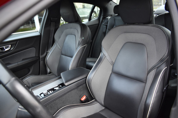 Volvo S60 T5 251PK Autmaat Intro Edition | Carplay | Leder | ACC | PDC V/A | Keyless | Blis | Camera Achter