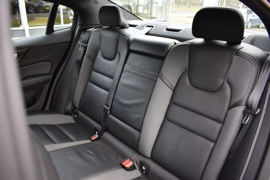 Volvo S60 T5 251PK Autmaat Intro Edition | Carplay | Leder | ACC | PDC V/A | Keyless | Blis | Camera Achter