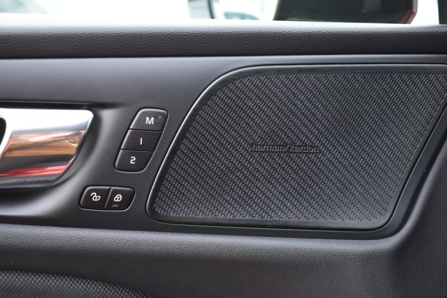 Volvo S60 T5 251PK Autmaat Intro Edition | Carplay | Leder | ACC | PDC V/A | Keyless | Blis | Camera Achter