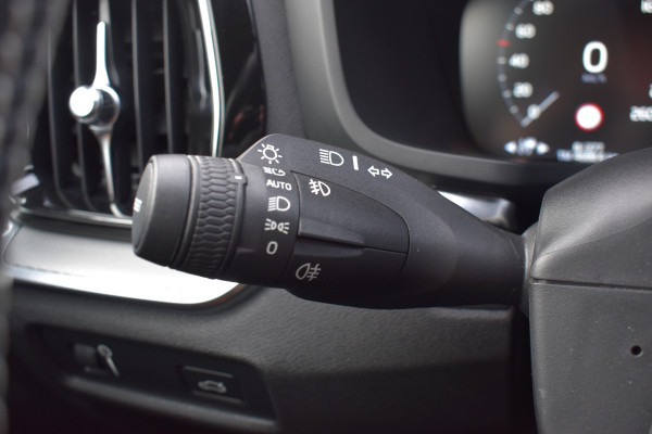 Volvo S60 T5 251PK Autmaat Intro Edition | Carplay | Leder | ACC | PDC V/A | Keyless | Blis | Camera Achter