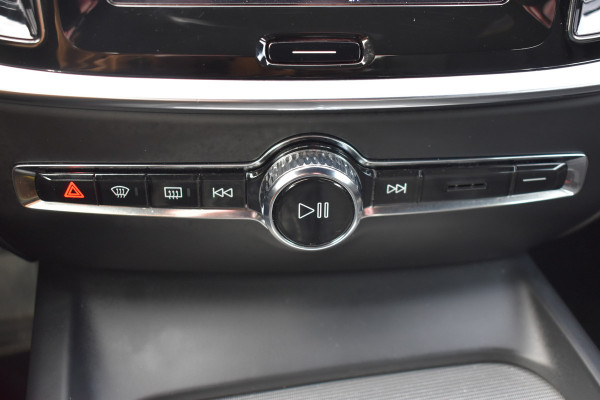 Volvo S60 T5 251PK Autmaat Intro Edition | Carplay | Leder | ACC | PDC V/A | Keyless | Blis | Camera Achter