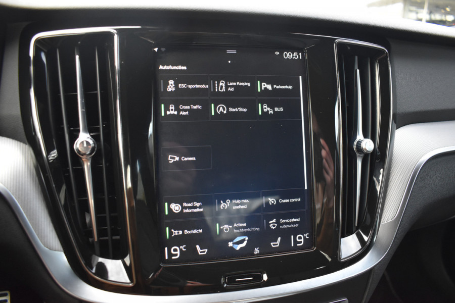 Volvo S60 T5 251PK Autmaat Intro Edition | Carplay | Leder | ACC | PDC V/A | Keyless | Blis | Camera Achter