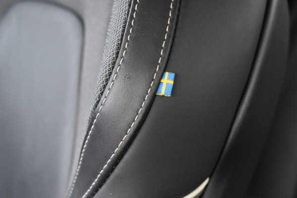 Volvo S60 T5 251PK Autmaat Intro Edition | Carplay | Leder | ACC | PDC V/A | Keyless | Blis | Camera Achter